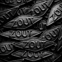 Load image into Gallery viewer, Dutch Licorice Large Diamonds Zout Giga Snippers