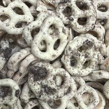 Load image into Gallery viewer, Cookies’N’Cream Pretzels
