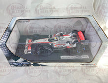 Load image into Gallery viewer, Hot Wheels Racing Car McLaren MP4-21 Juan Pablo Montoya